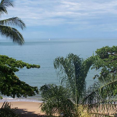 Roydon Beachfront Apartments Trinity Beach Exterior foto