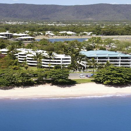 Roydon Beachfront Apartments Trinity Beach Exterior foto