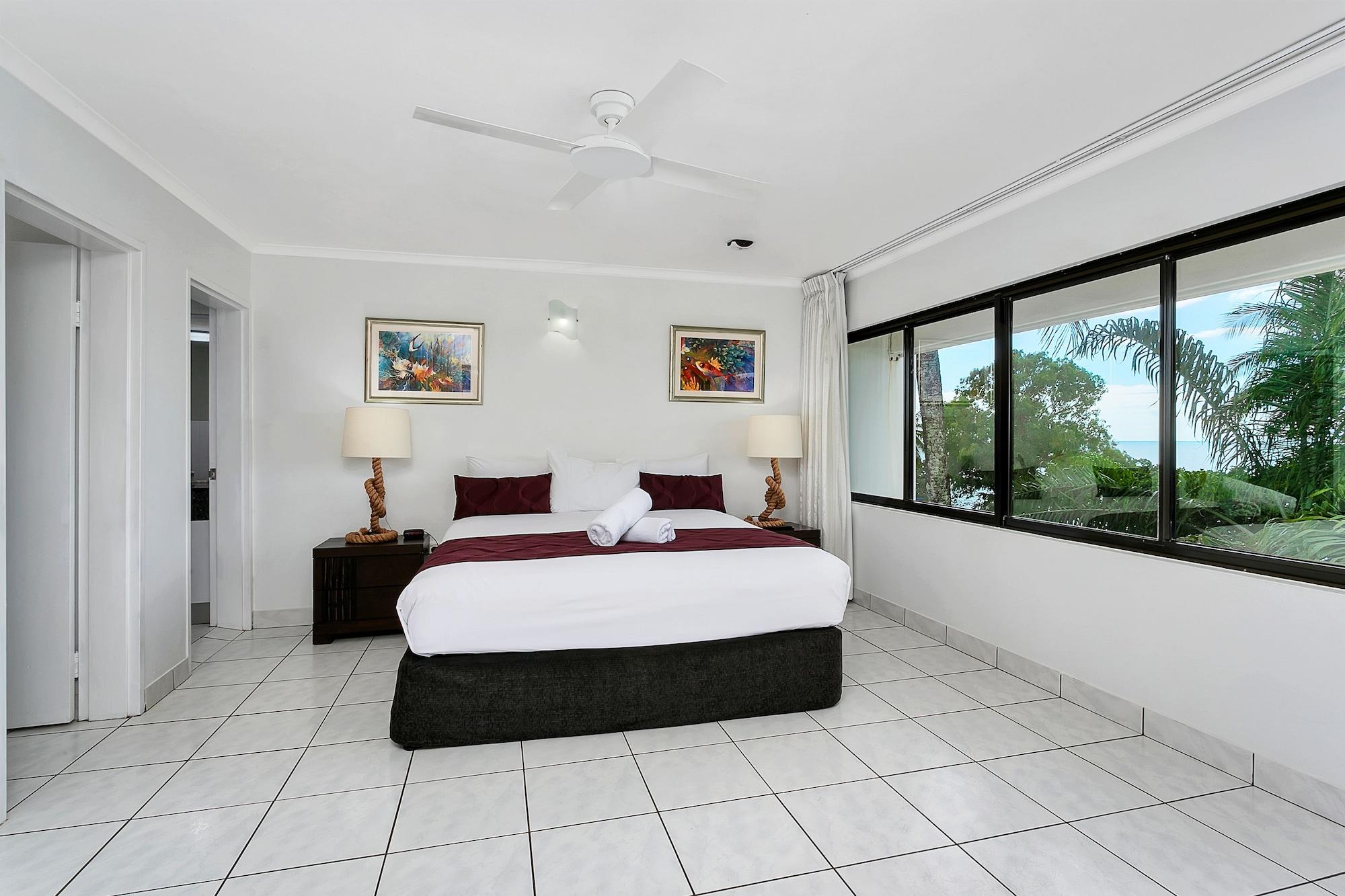 Roydon Beachfront Apartments Trinity Beach Exterior foto