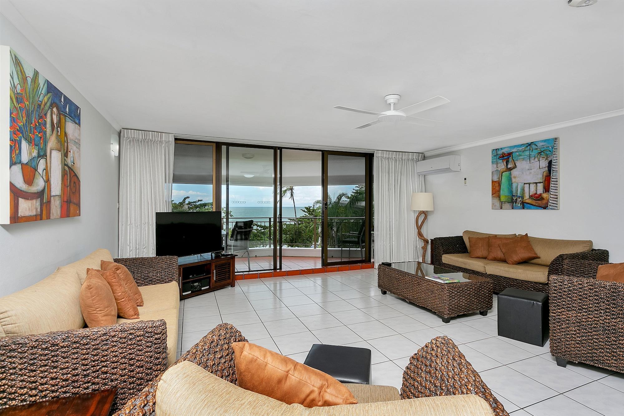 Roydon Beachfront Apartments Trinity Beach Exterior foto