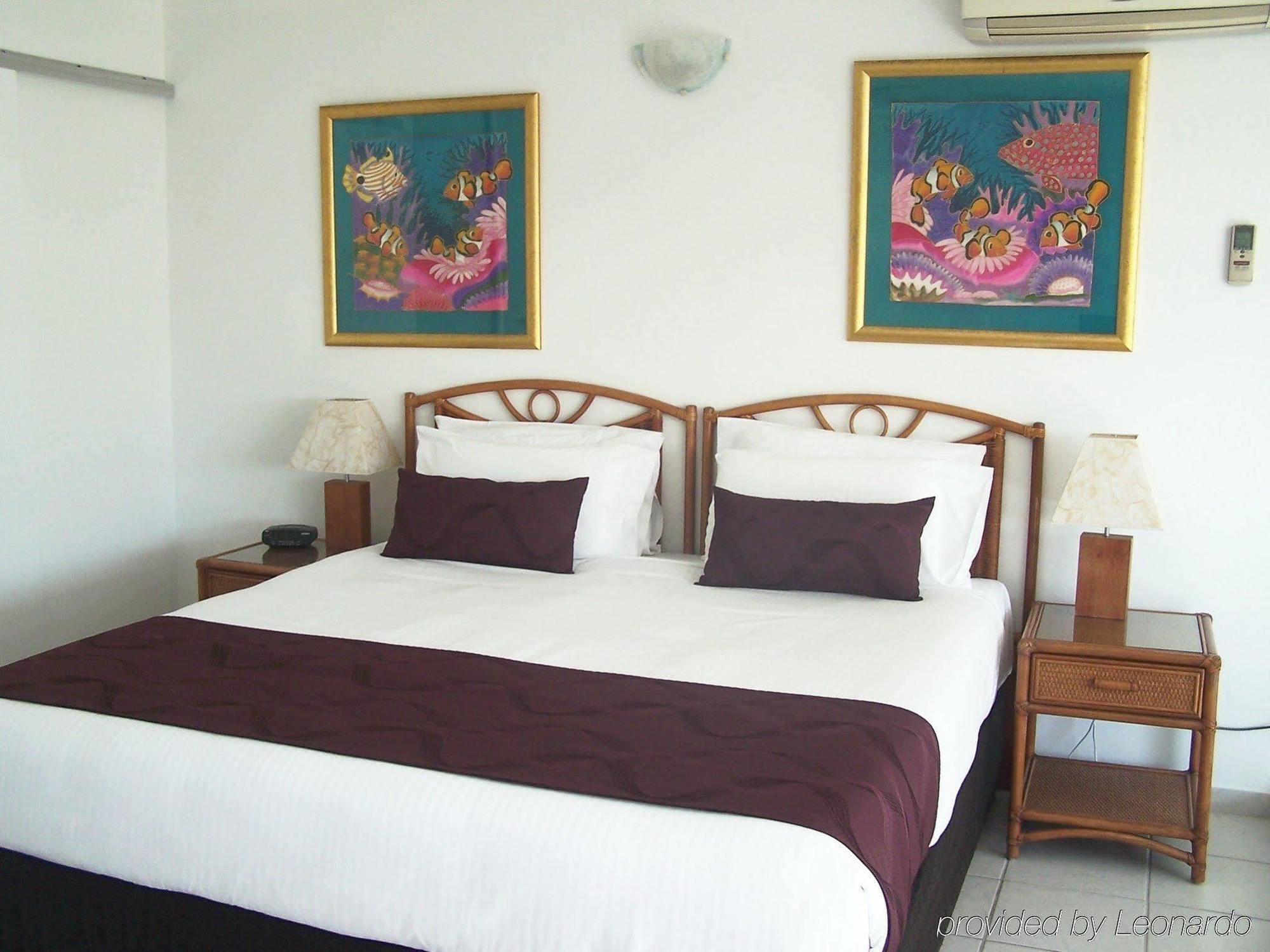 Roydon Beachfront Apartments Trinity Beach Exterior foto